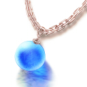 青色のシーグラス付きシルバーネックレス 